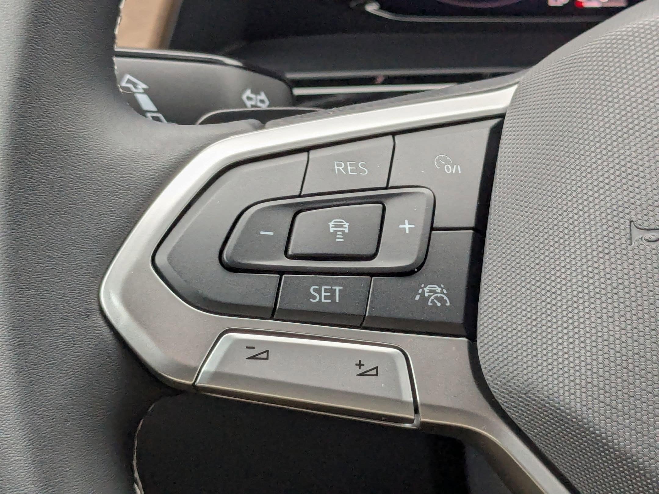 2026 Volkswagen Atlas SE - Photo 18