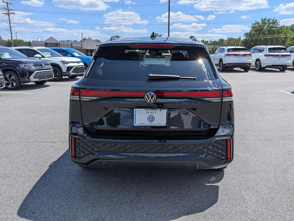 New 2026 Volkswagen Tiguan SE R-Line Black SE R-Line Black FWD