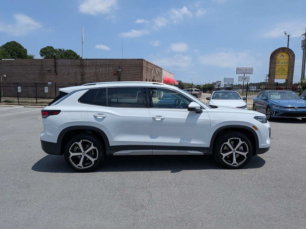 New 2026 Volkswagen Tiguan SE SE 4MOTION