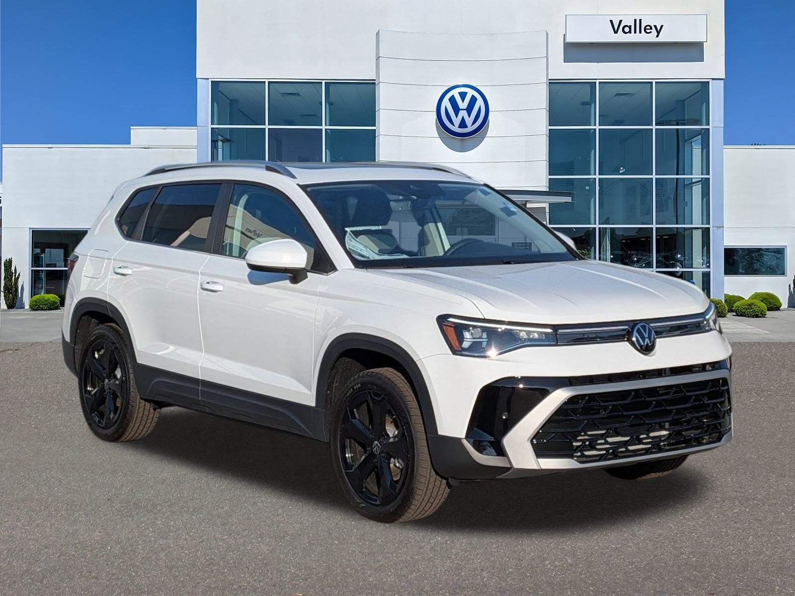 2026 Volkswagen Taos SEL's photo