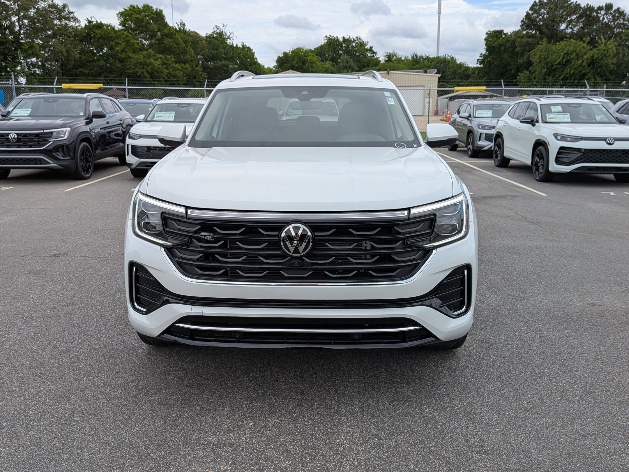 2026 Volkswagen Atlas SEL Premium R-Line - Photo 8