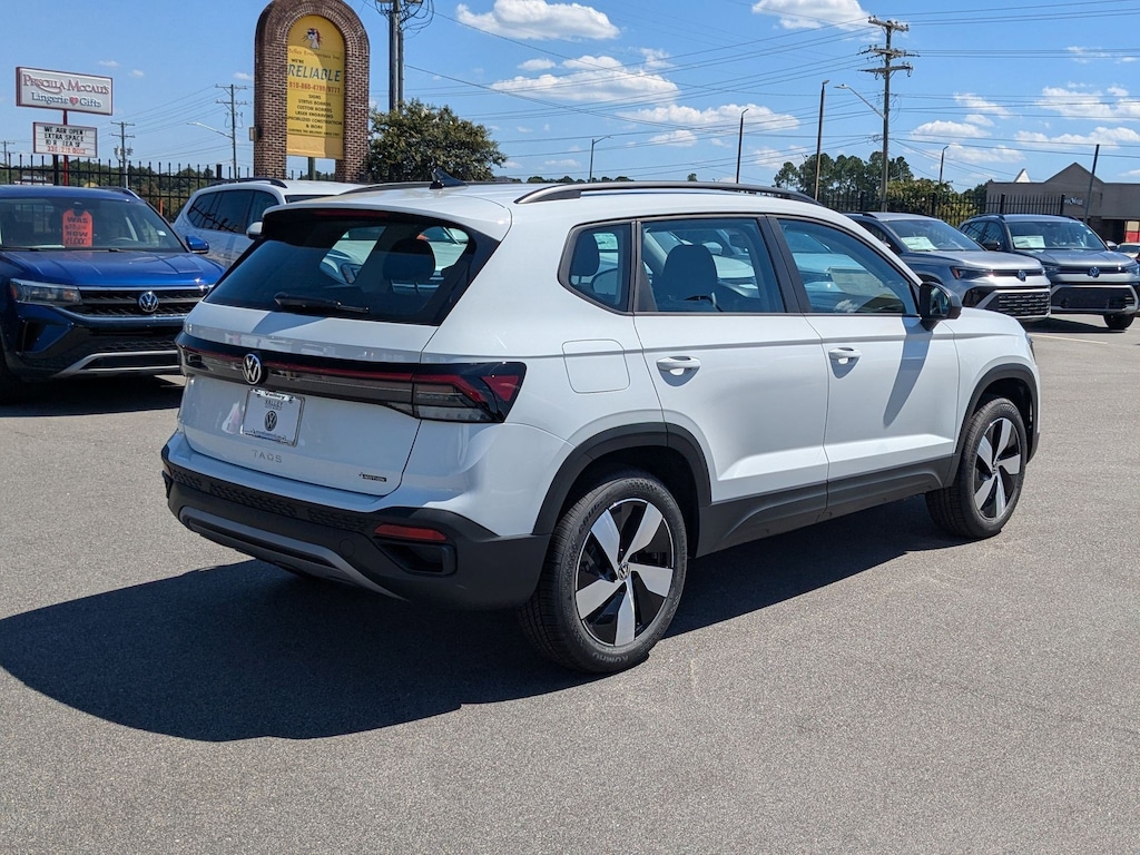 New 2025 Volkswagen Taos S S 4MOTION