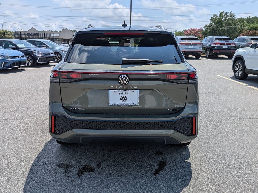 New 2026 Volkswagen Tiguan SEL R-Line Turbo SEL R-Line Turbo 4MOTION