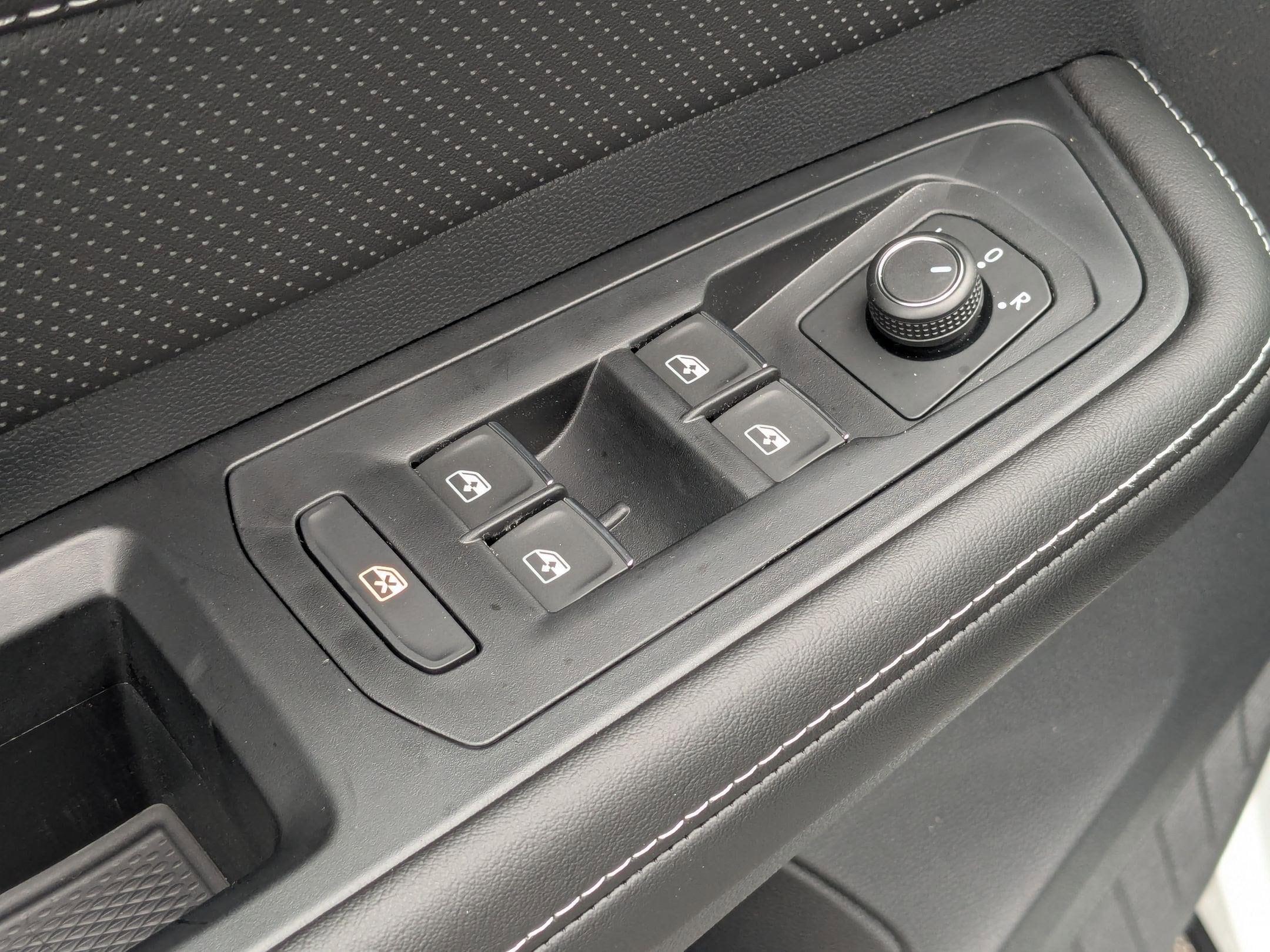 2026 Volkswagen Atlas SE - Photo 13