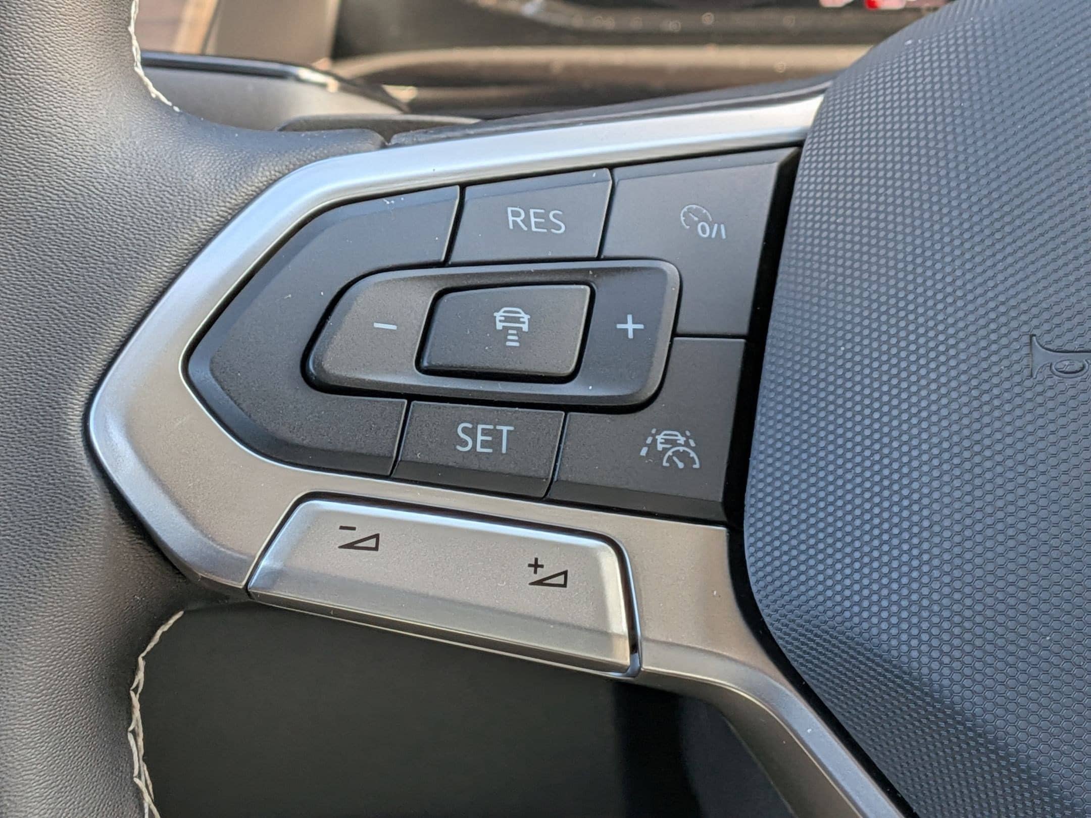 2026 Volkswagen Atlas SE - Photo 18