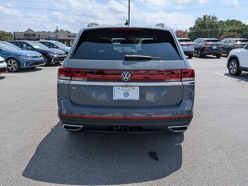 New 2026 Volkswagen Atlas 2.0T SE w/Technology 2.0T SE w/Technology FWD