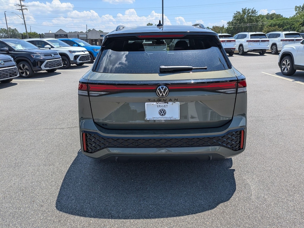New 2026 Volkswagen Tiguan SE R-Line Black SE R-Line Black FWD