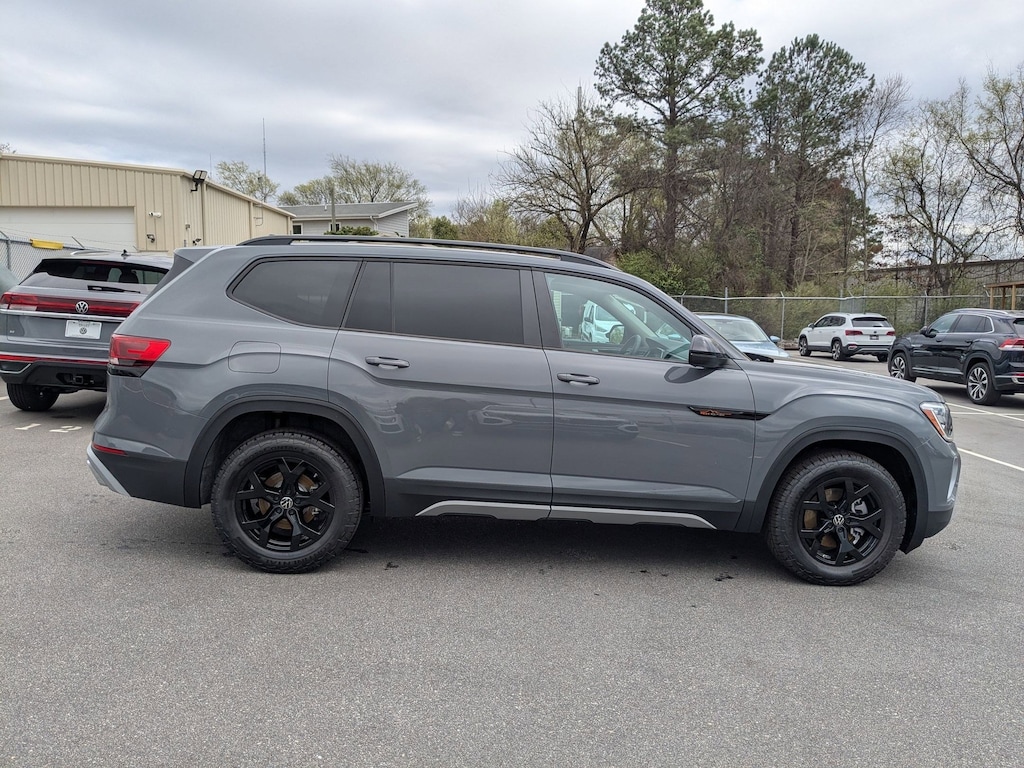 New 2025 Volkswagen Atlas 2.0T Peak Edition 2.0T Peak Edition 4MOTION