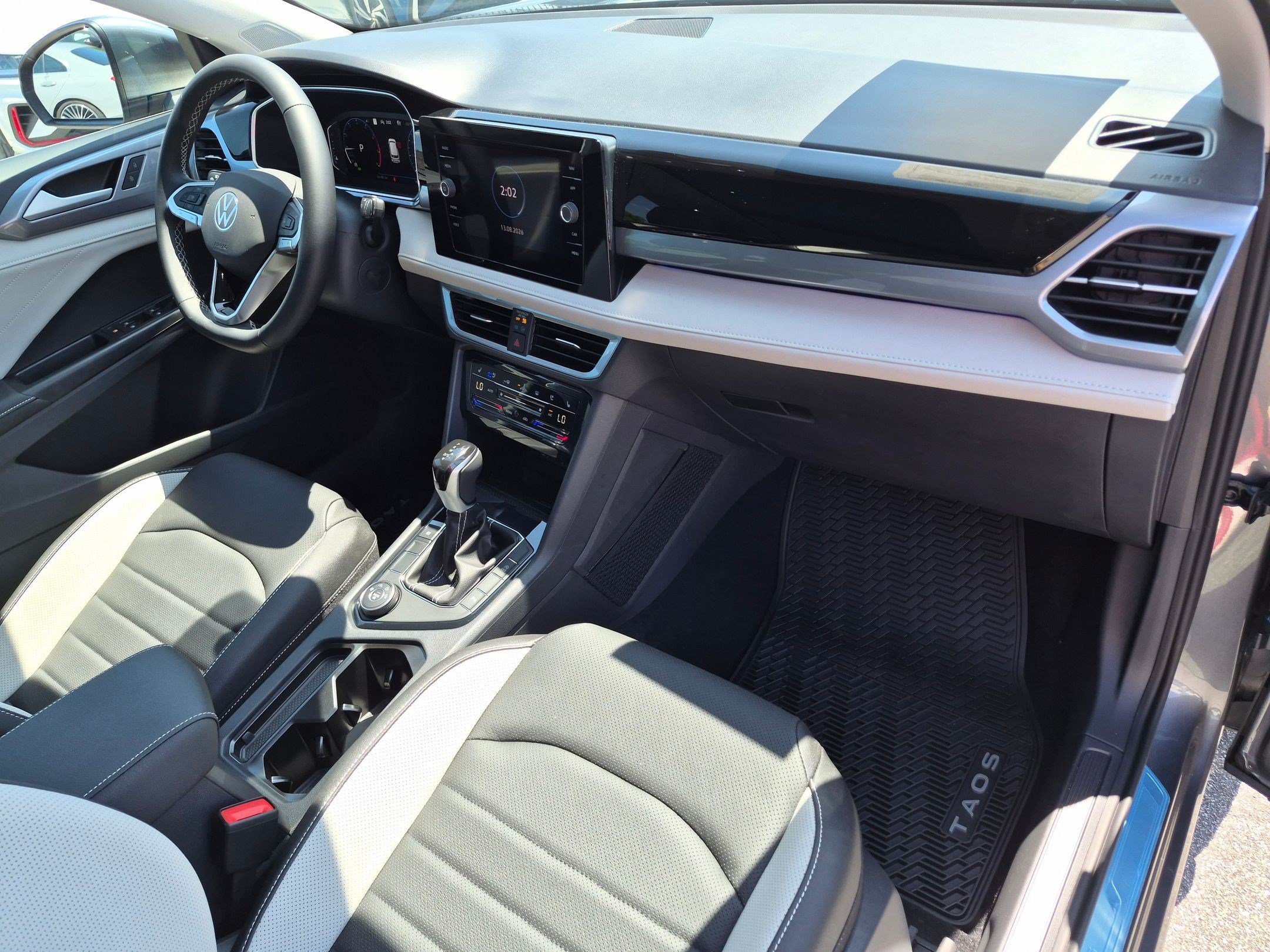 2026 Volkswagen Taos SEL - Photo 36