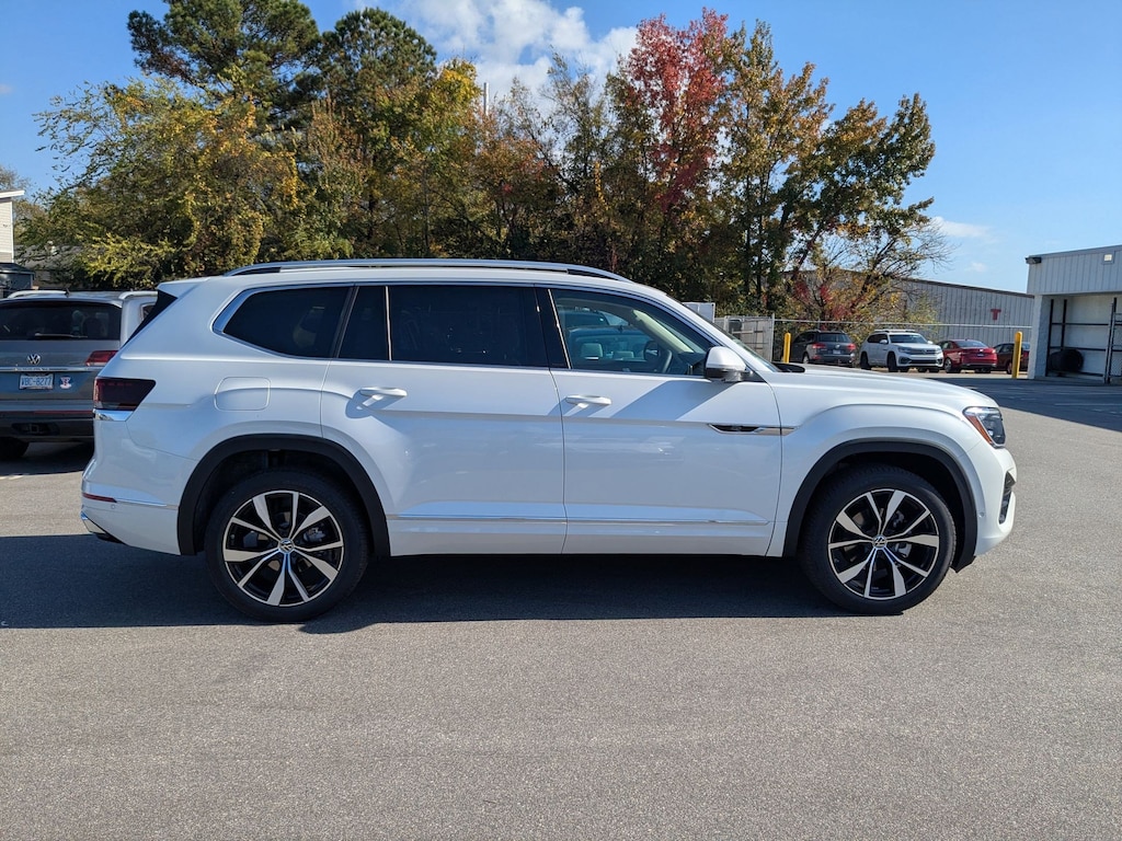 New 2026 Volkswagen Atlas 2.0T SEL Premium R-Line 2.0T SEL Premium R-Line 4MOTION