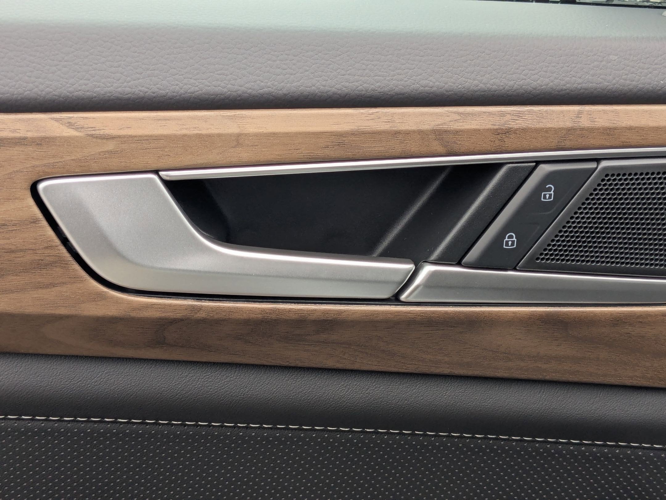 2026 Volkswagen Atlas SE - Photo 12