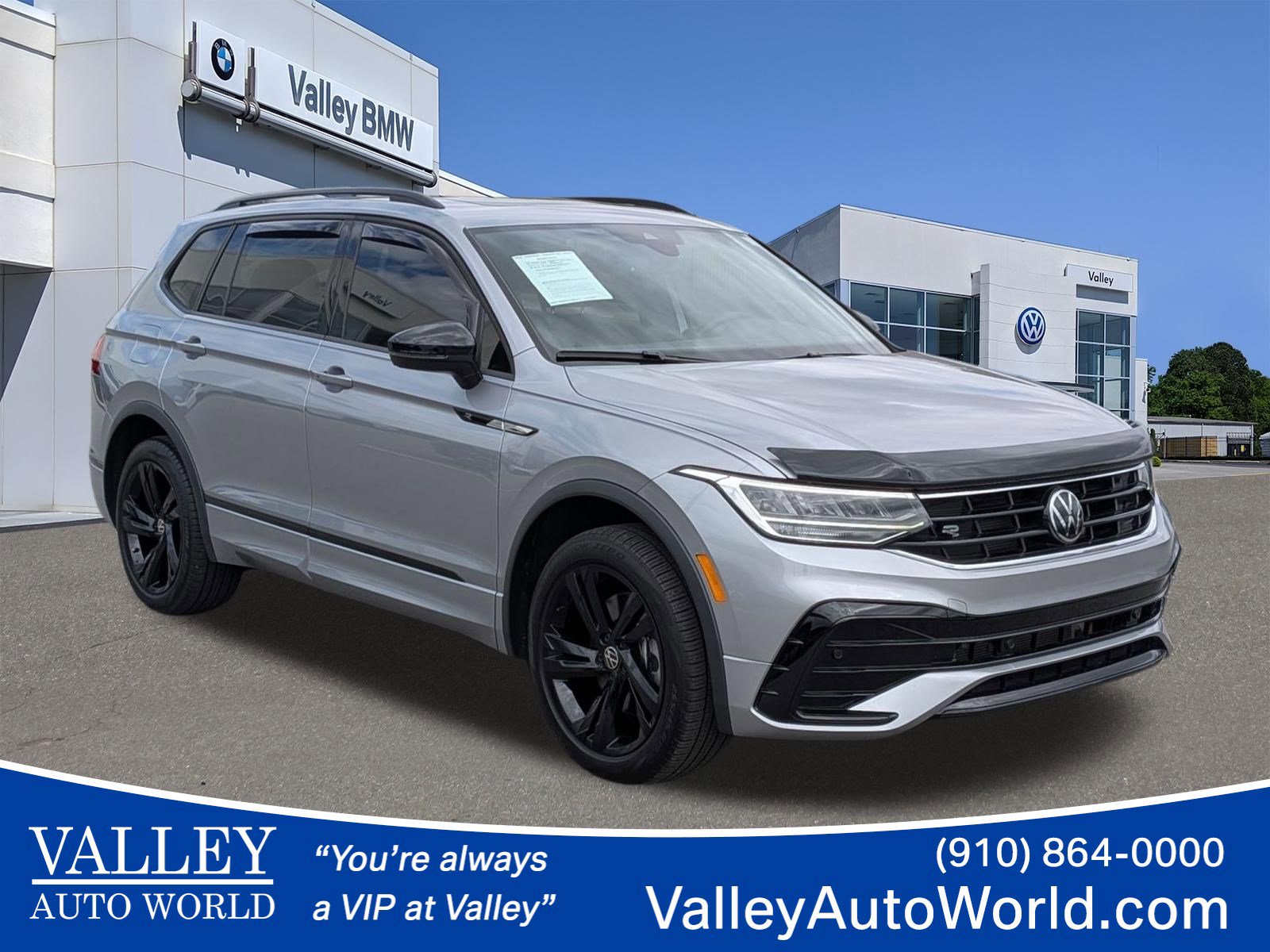 2024 Volkswagen Tiguan 2.0T SE R-Line Black 4Motion's photo