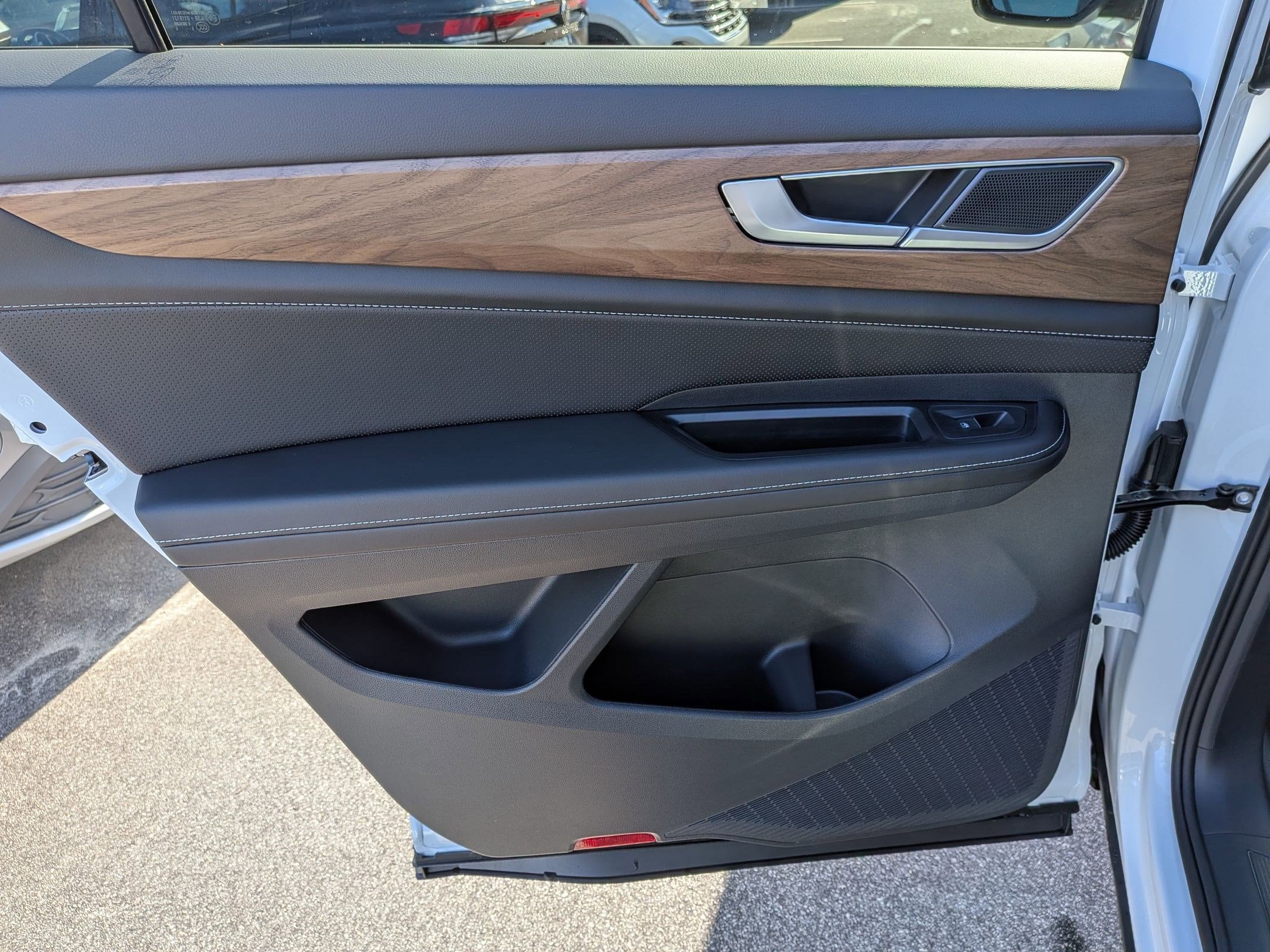 2026 Volkswagen Atlas SE - Photo 25