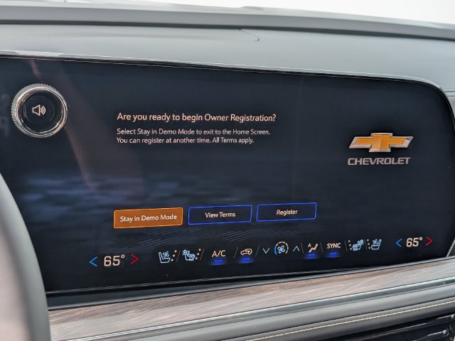 2027 Chevrolet Suburban Premier - Photo 21