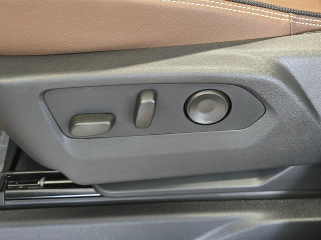 2027 Chevrolet Suburban High Country - Photo 19