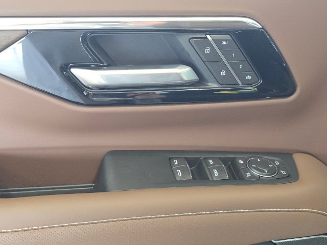 2027 Chevrolet Suburban High Country - Photo 18