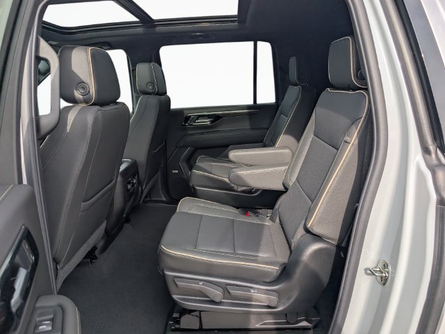 2027 Chevrolet Suburban Premier - Photo 11