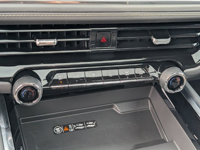 2027 Chevrolet Suburban Premier - Photo 19