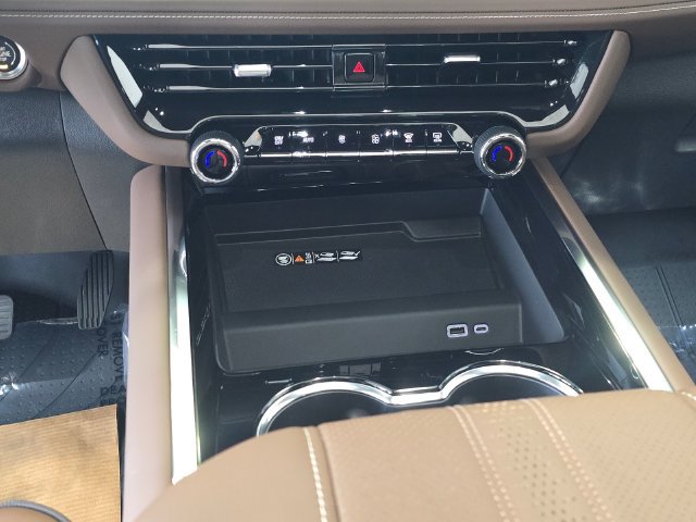 2027 Chevrolet Suburban High Country - Photo 16