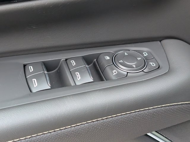 2027 Chevrolet Suburban Premier - Photo 14