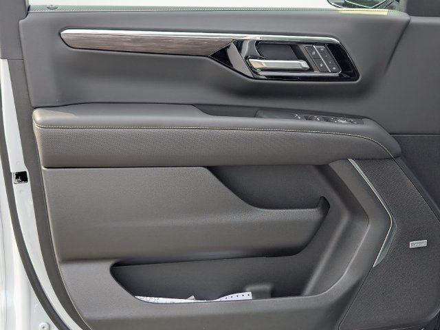 2027 Chevrolet Suburban Premier - Photo 13