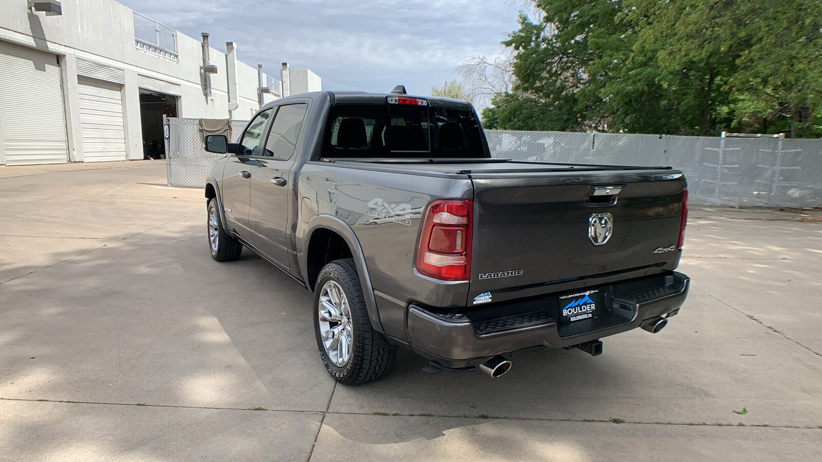 2022 Ram 1500 Laramie photo 3