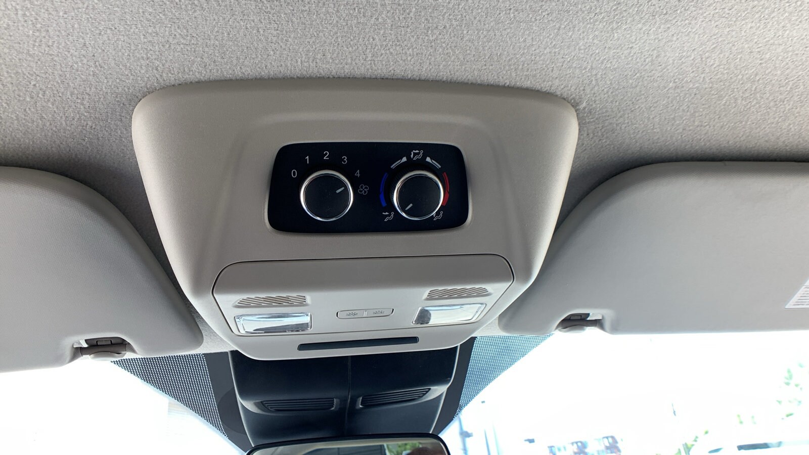 2024 Ford Transit Passenger Van XL - Photo 13