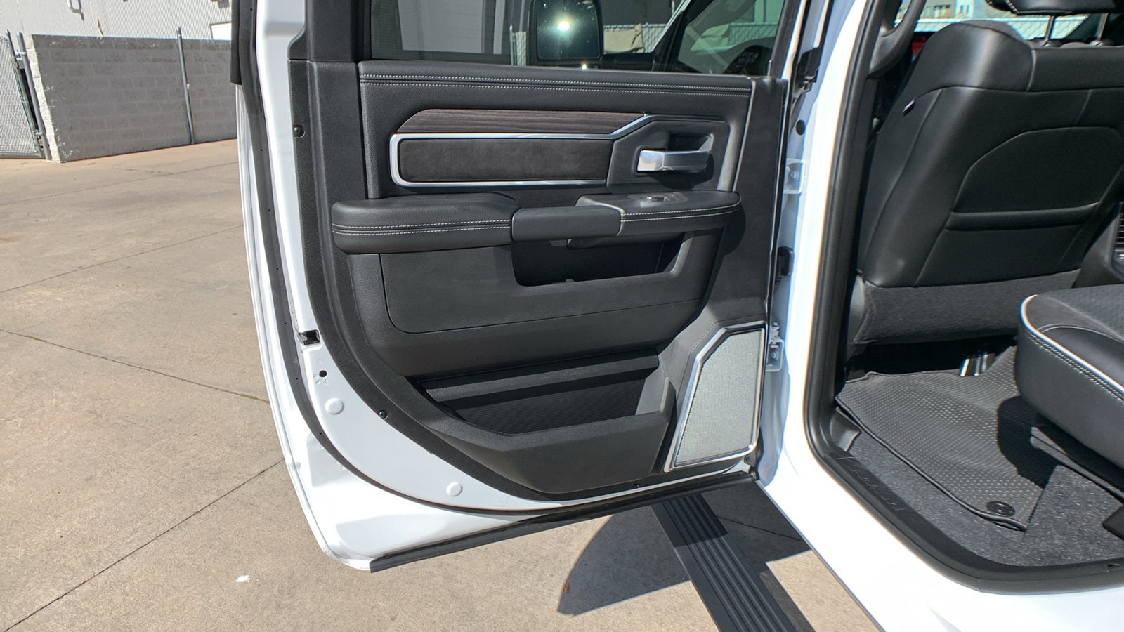 2026 RAM 2500 Laramie - Photo 22