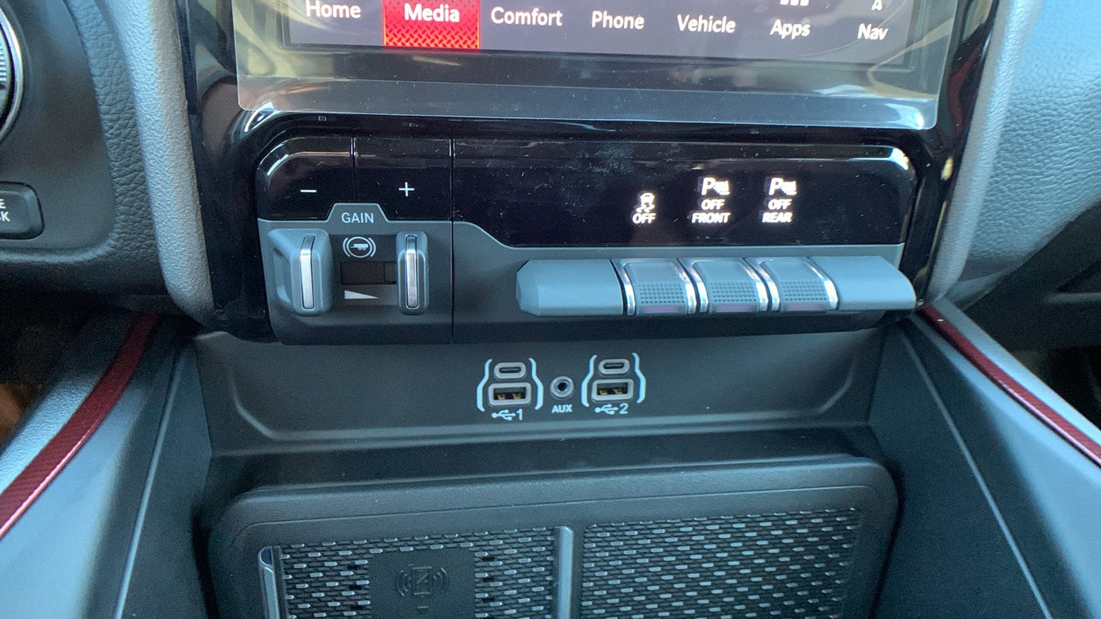 2026 RAM 1500 Rebel - Photo 18