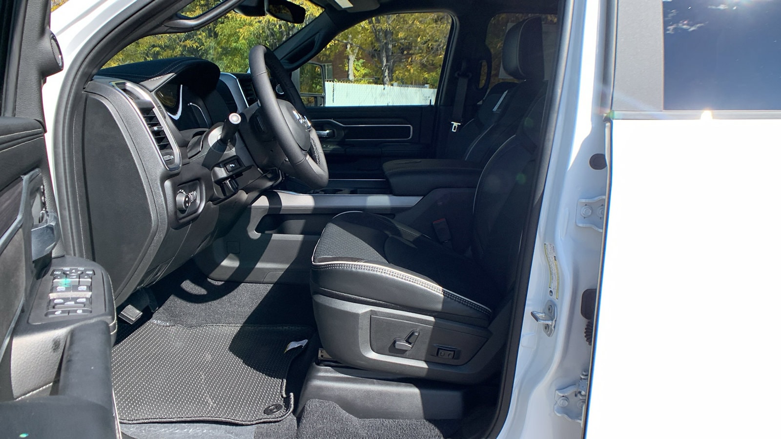 2026 RAM 2500 Laramie - Photo 12