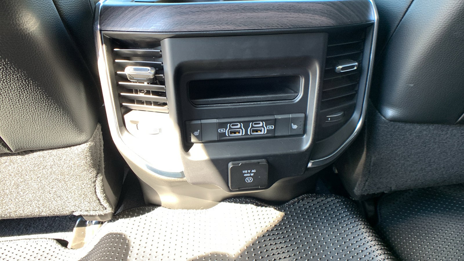 2026 RAM 2500 Laramie - Photo 23