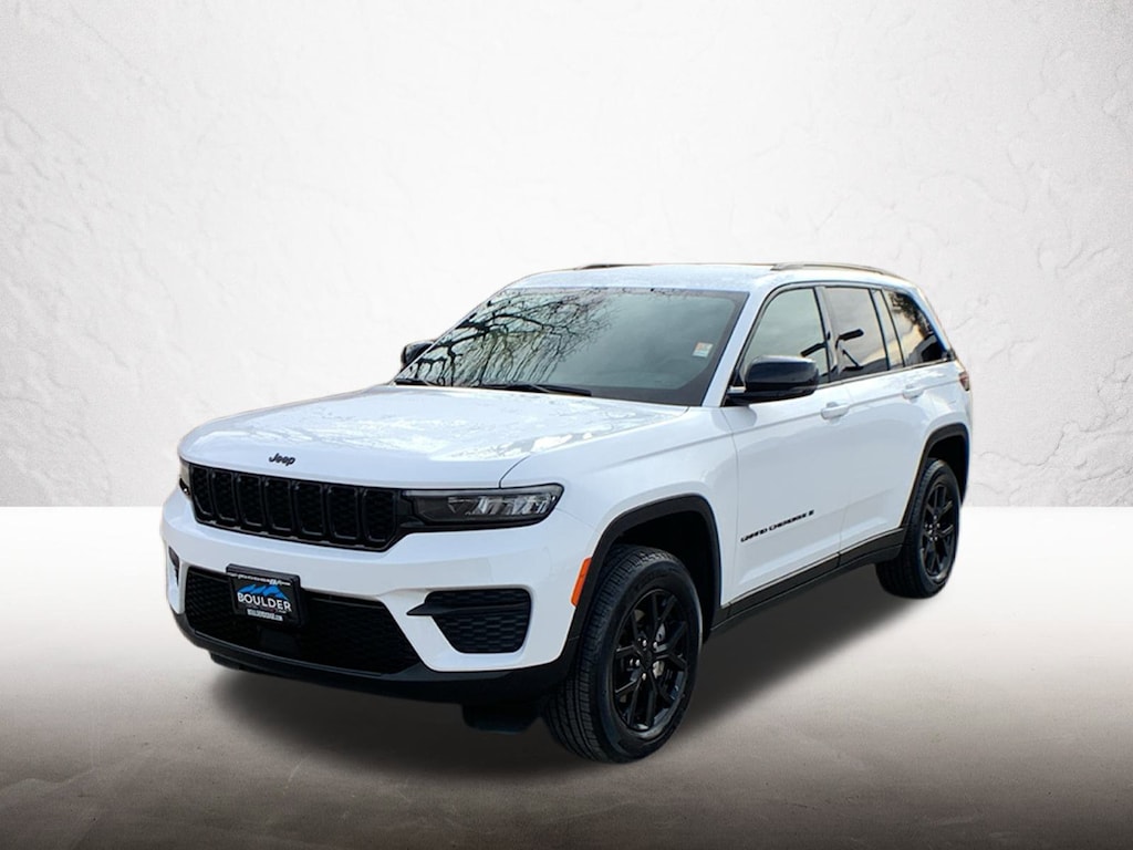 Used 2024 Jeep Grand Cherokee Altitude SUV