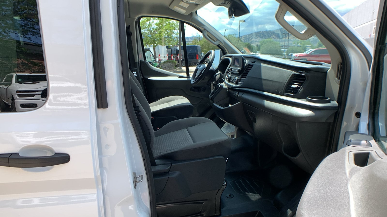 2024 Ford Transit Passenger Van XL - Photo 21
