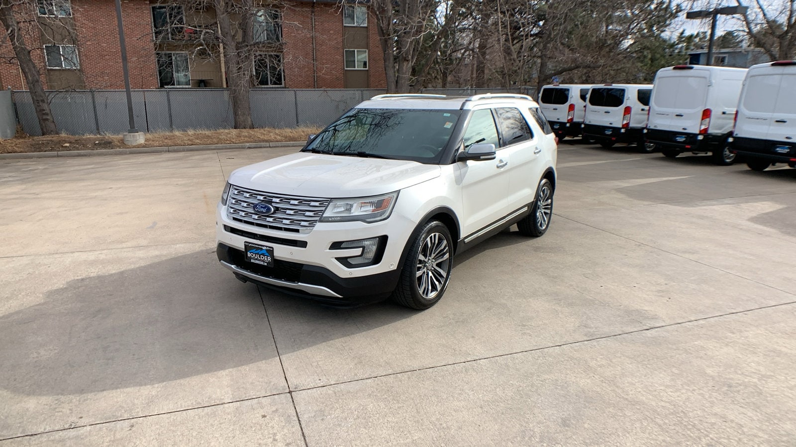 2017 Ford Explorer Platinum's photo