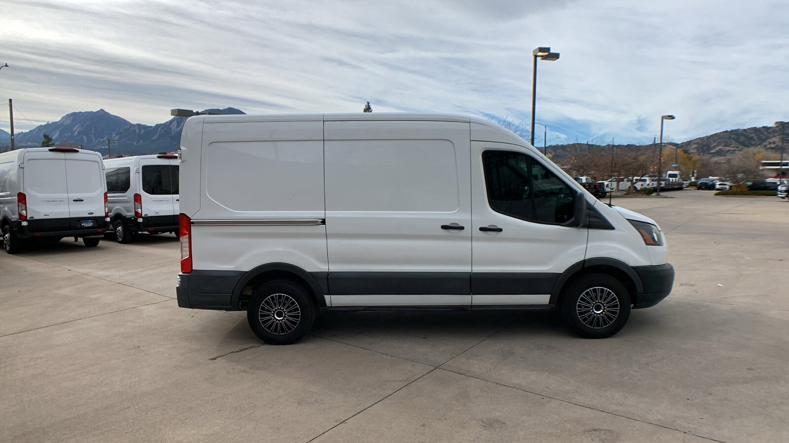 2017 Ford Transit photo 4
