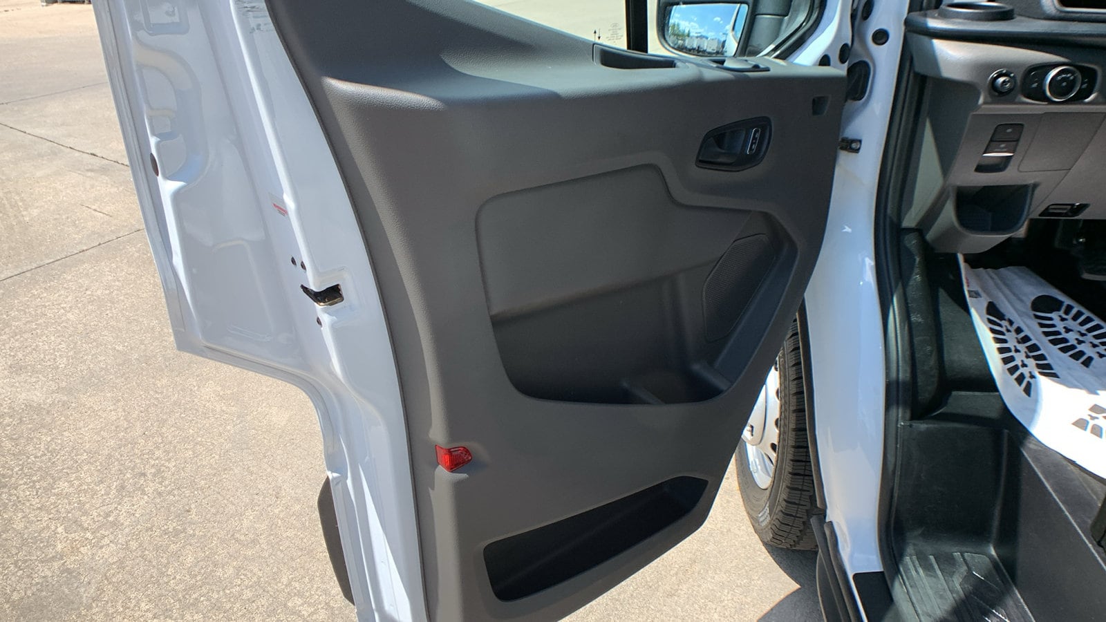2024 Ford Transit Passenger Van XL - Photo 8