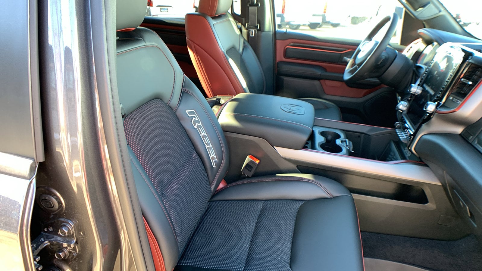 2026 RAM 1500 Rebel - Photo 32