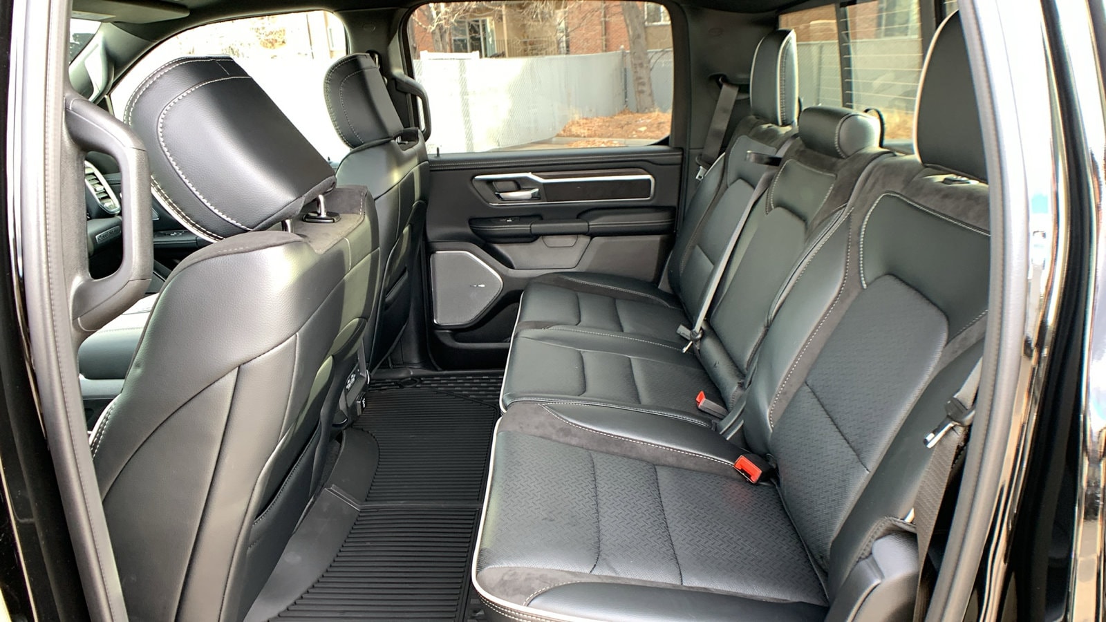 2026 RAM 1500 Laramie - Photo 25