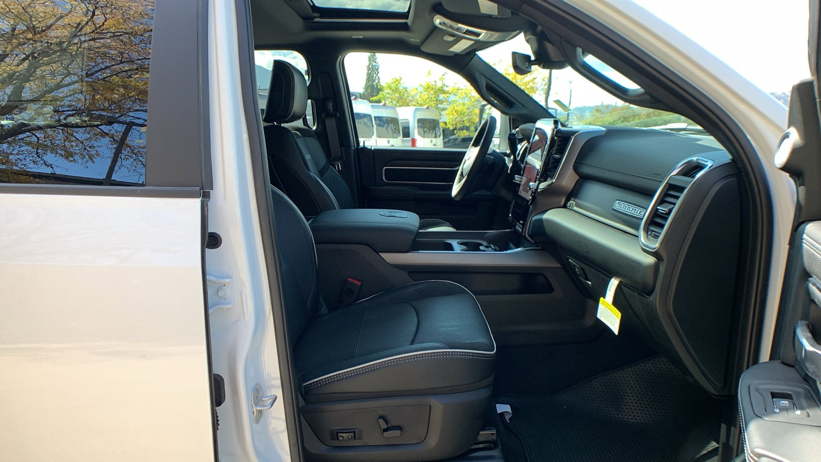 2026 RAM 2500 Laramie - Photo 28