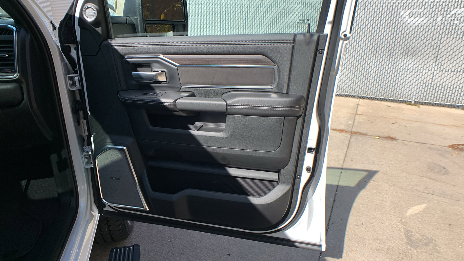 2026 RAM 2500 Laramie - Photo 27