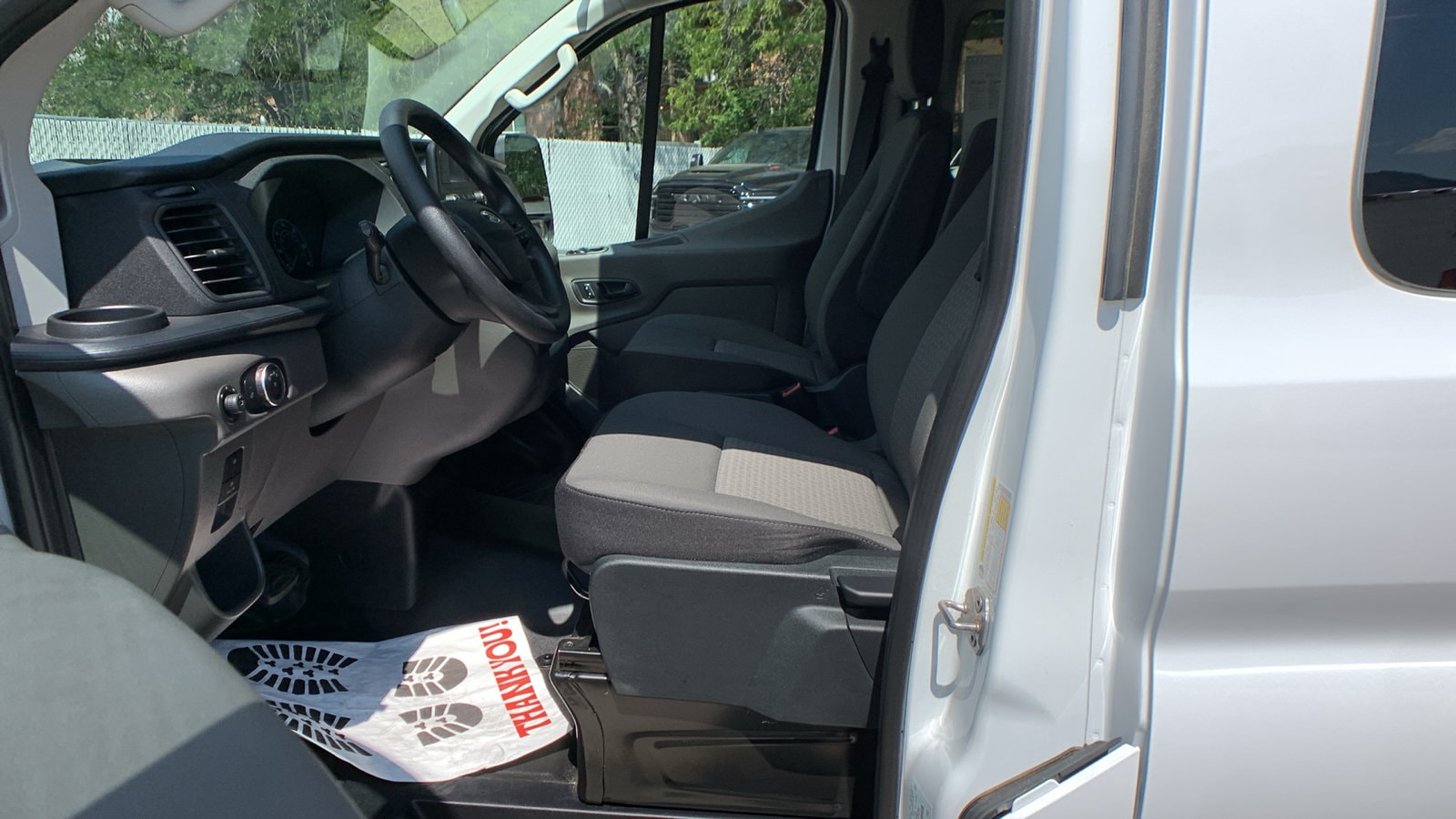 2024 Ford Transit Passenger Van XL - Photo 10