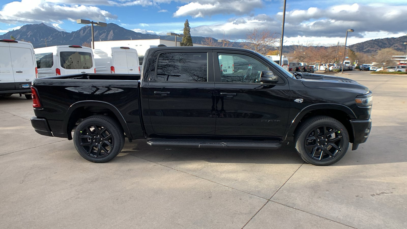 2026 RAM 1500 Laramie - Photo 6