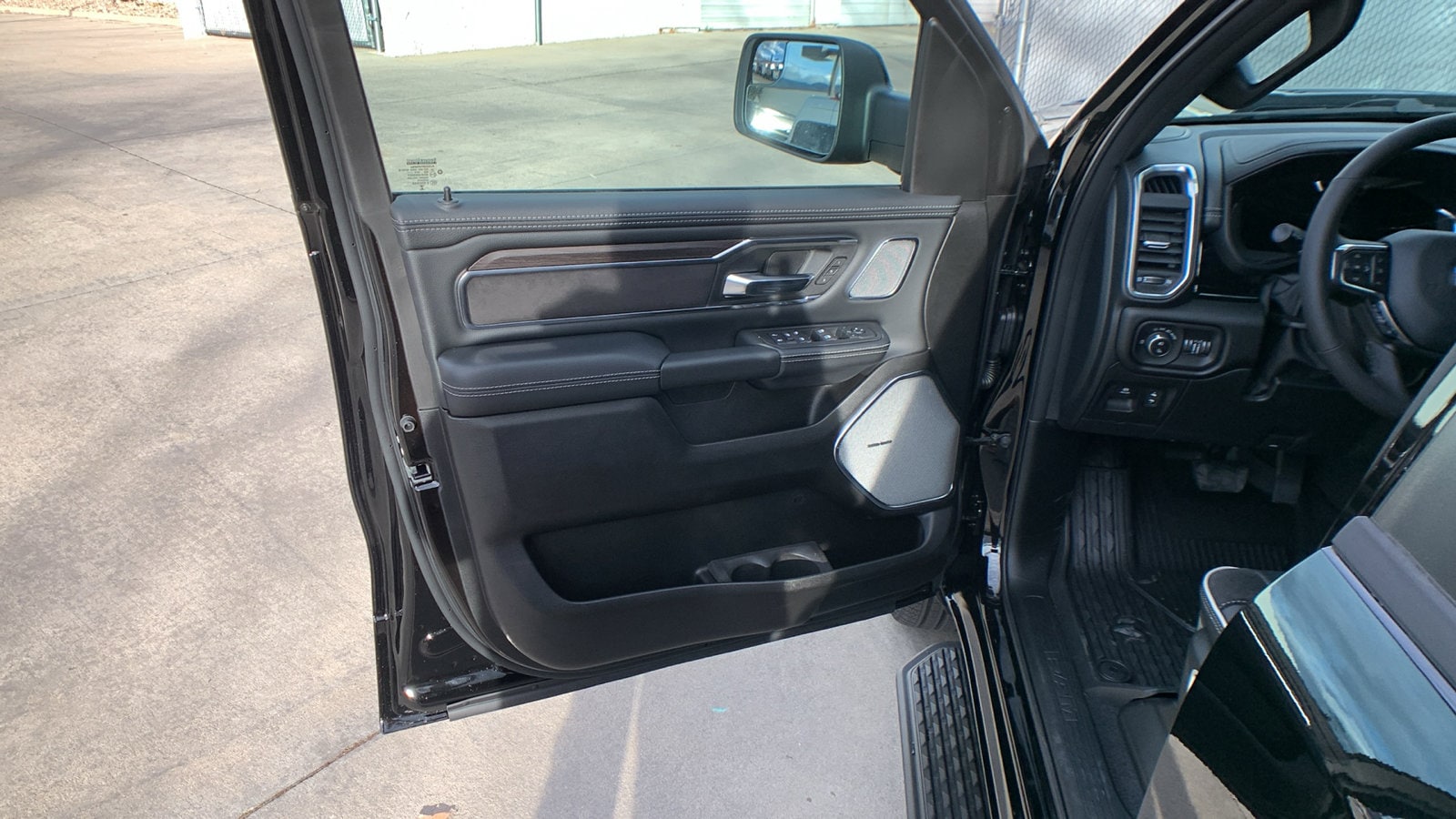 2026 RAM 1500 Laramie - Photo 12