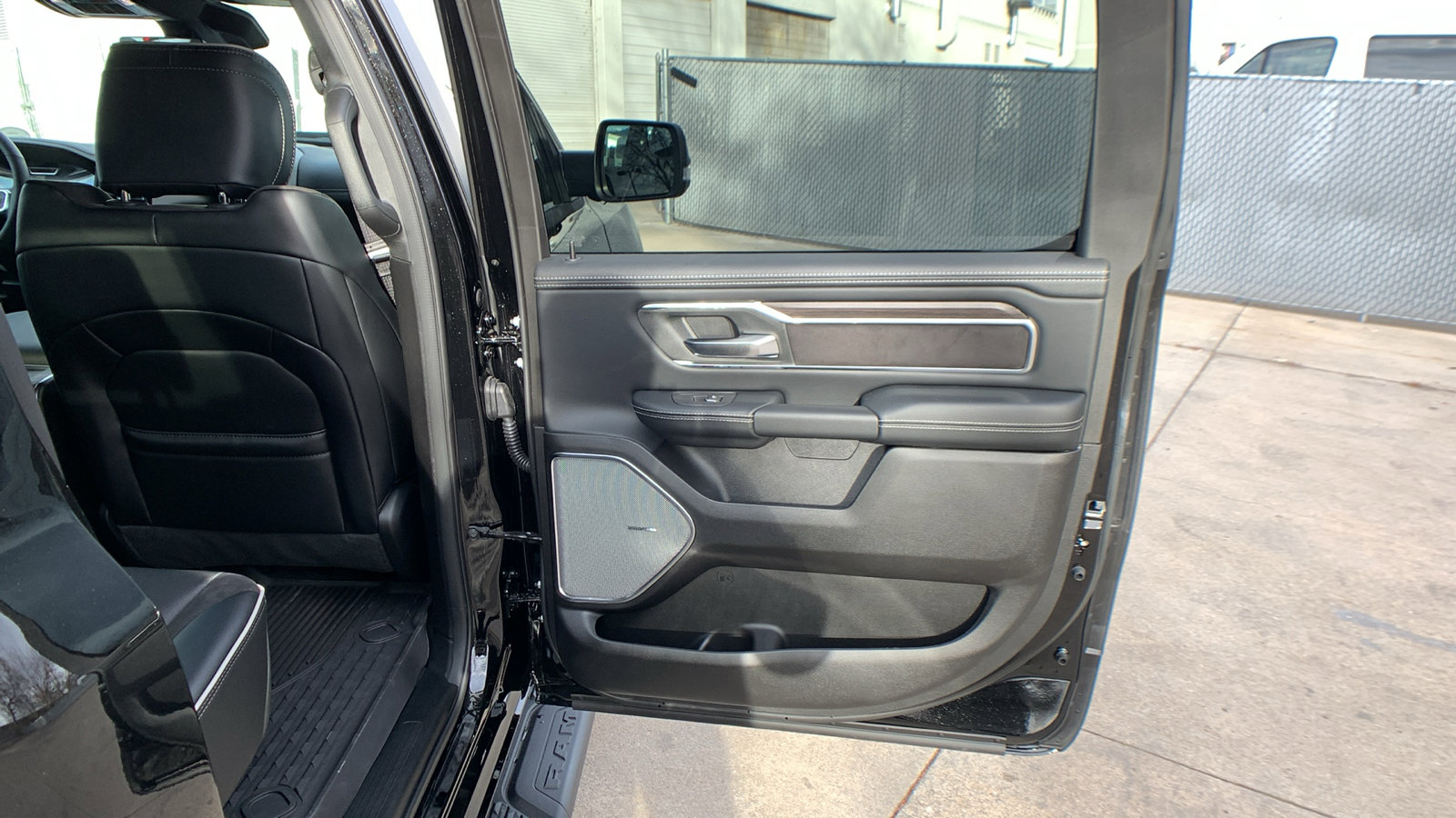 2026 RAM 1500 Laramie - Photo 29