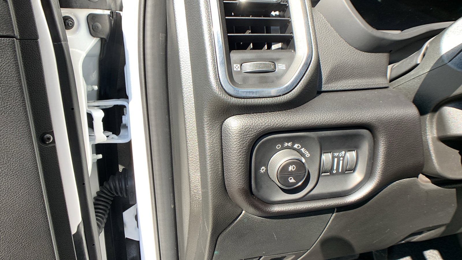 2026 RAM 2500 Laramie - Photo 11