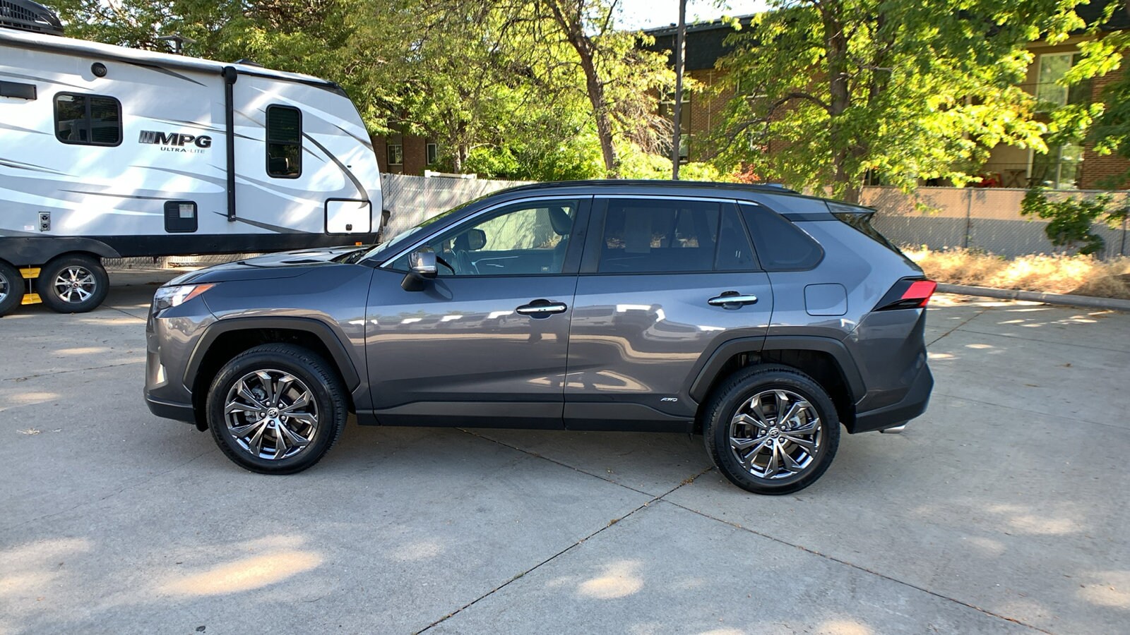 2023 Toyota RAV4 Hybrid Limited photo 2