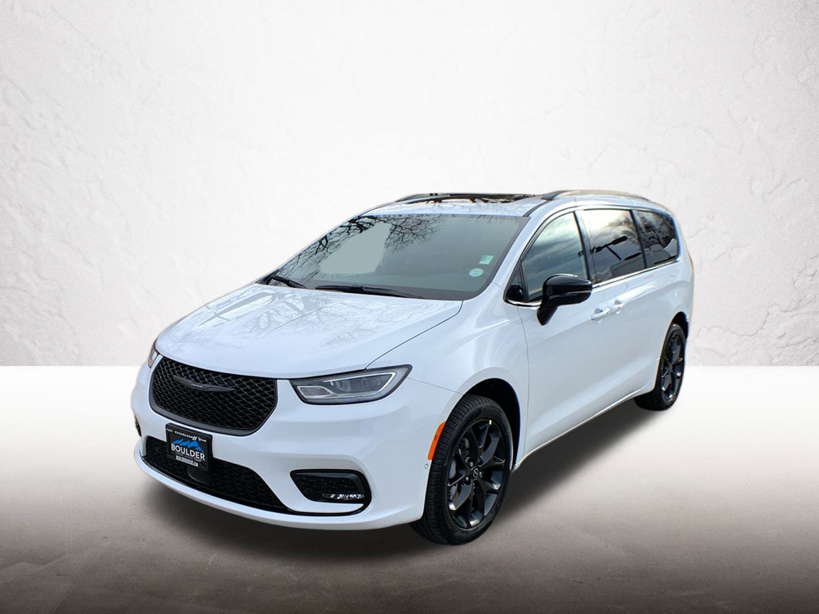 2026 Chrysler Pacifica Limited's photo