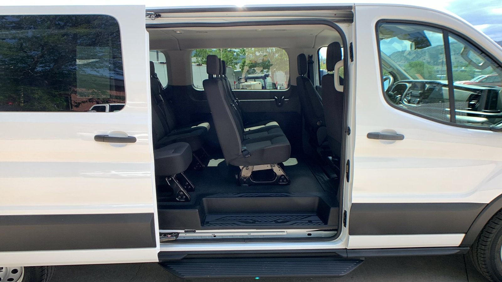 2024 Ford Transit Passenger Van XL - Photo 18