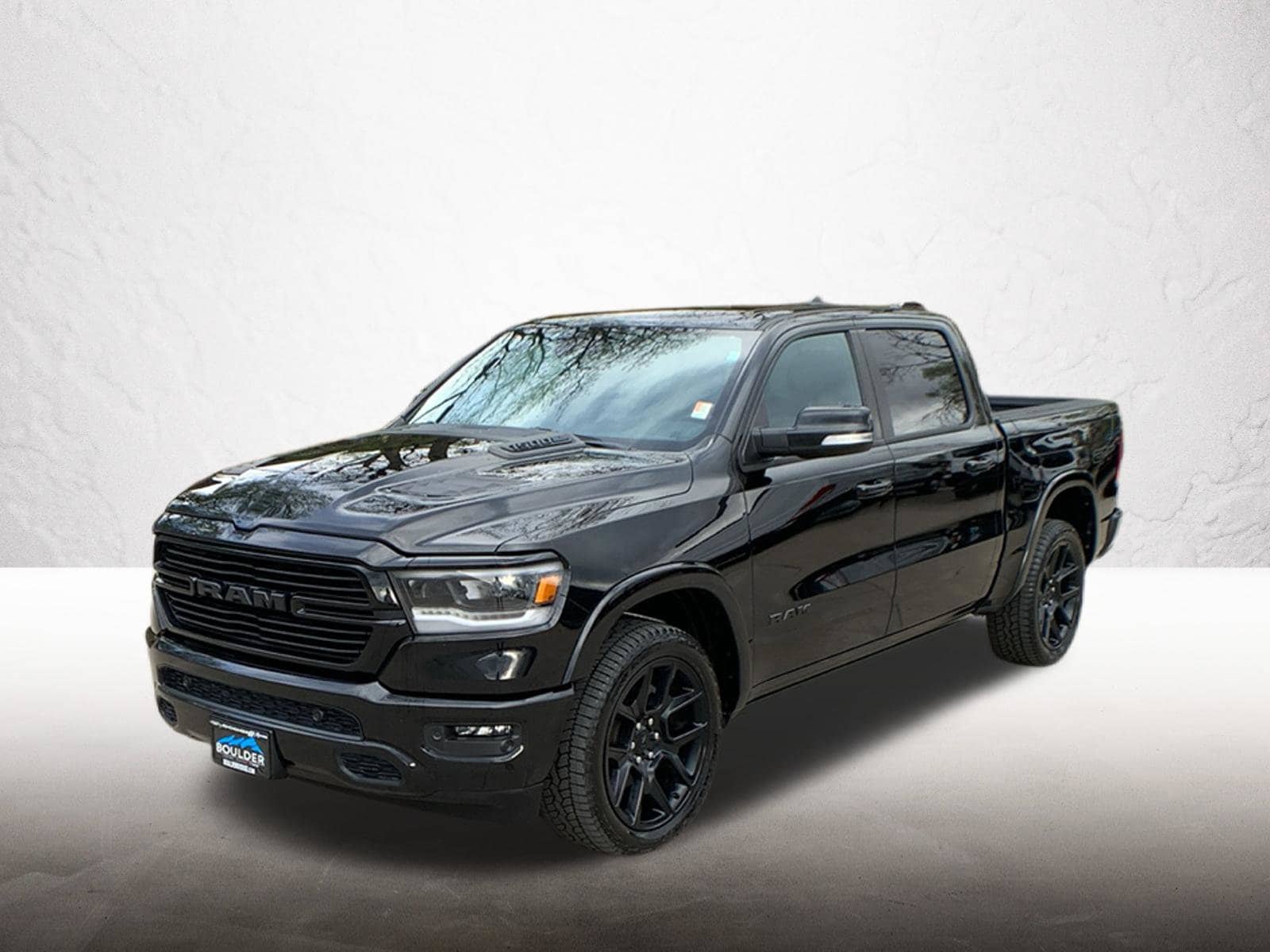 2022 RAM 1500 Laramie 4x4 Crew Cab 5'7's photo