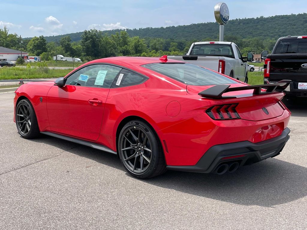 2025 Ford Mustang Dark Horse - Photo 4